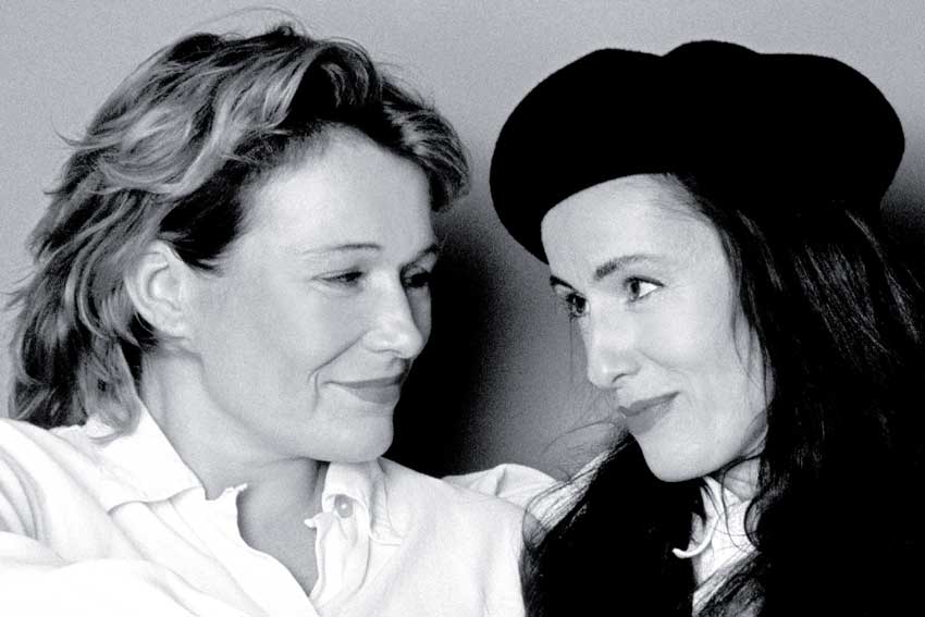 lola+anke-profil-4-bluclose.jpg