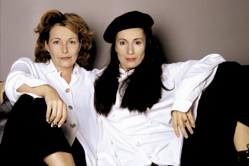 lola+anke-frontal-6colsmall.jpg